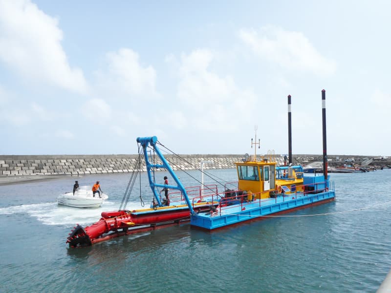 Pompa do pogłębiarki piasku JLCSD200 o wydajności 500 m3/godz., głębokość pogłębiania 6,0 m