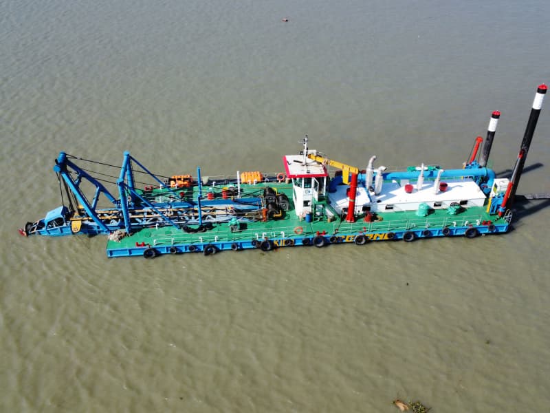 Pogłębiarka modułowa JLCSD650 o średnicy 26 cali i wydajności 6000 m3/h do pogłębiania portu morskiego River Lake