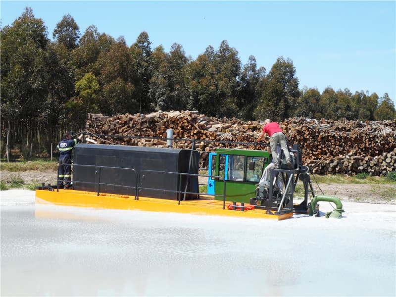 Pogłębiarka ssąca z napędem hydraulicznym do pogłębiania stawów rzecznych i jeziornych