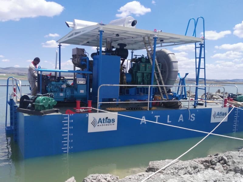 Pływająca stacja pompowa ze wspomaganiem pomp, wydłużająca odległość zrzutu pogłębiarki