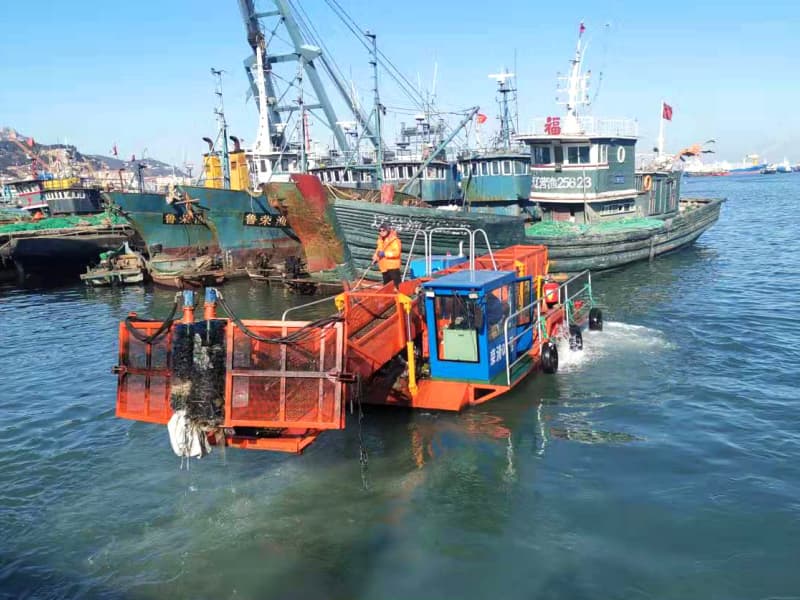 Automatyczny statek do czyszczenia wody/zbieracz chwastów wodnych/łódź do zbierania śmieci