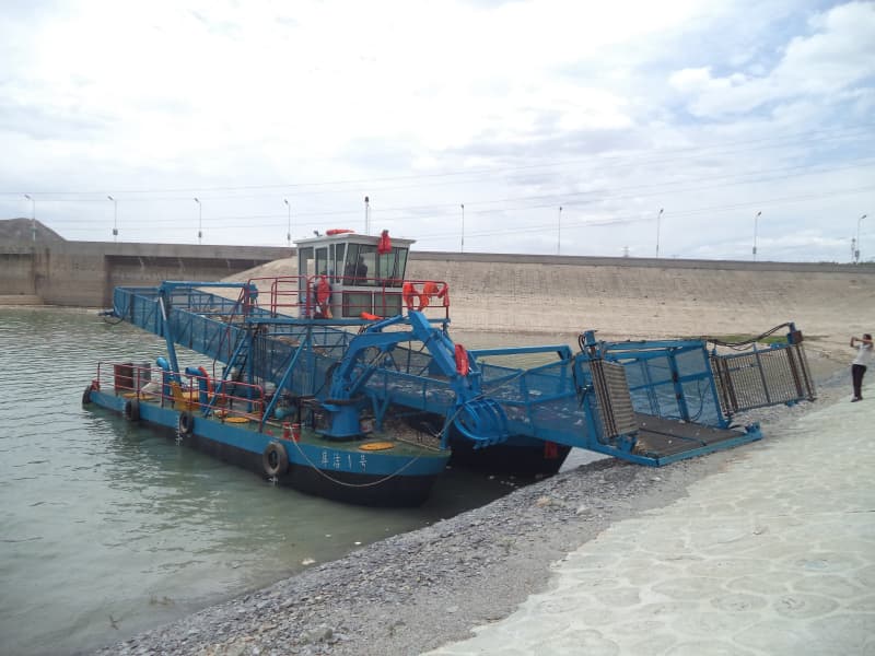 Automatyczny statek do czyszczenia wody/zbieracz chwastów wodnych/łódź do zbierania śmieci