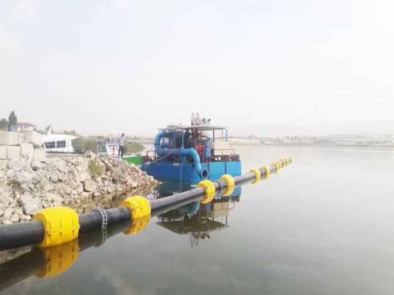 Pływająca stacja pompowa ze wspomaganiem pomp, wydłużająca odległość zrzutu pogłębiarki